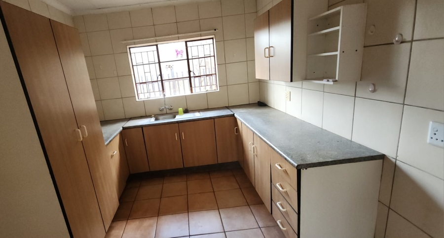 7 Bedroom Property for Sale in Mamogaleskraal AH North West